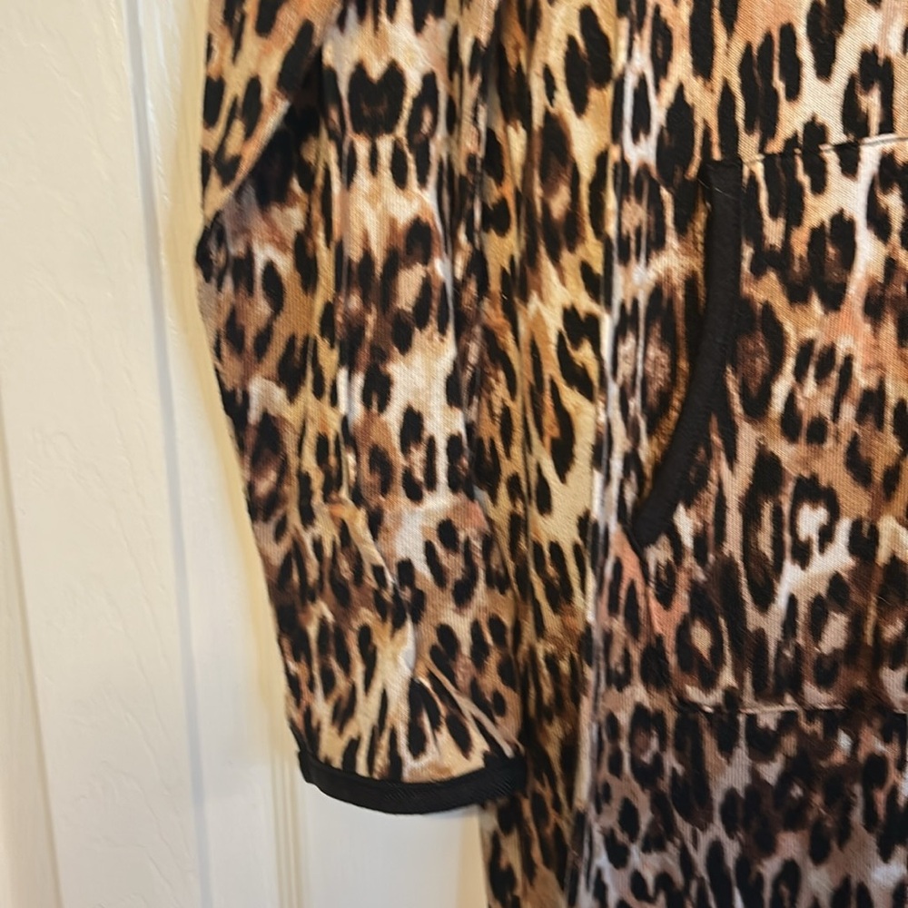 Leopard Print Gown or Robe - Picture 6 of 7